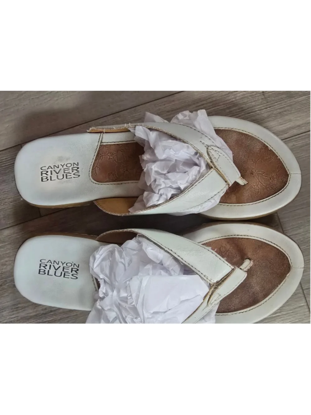 Women's Canyon River Blues White & Brown Thong Sandals Size 7